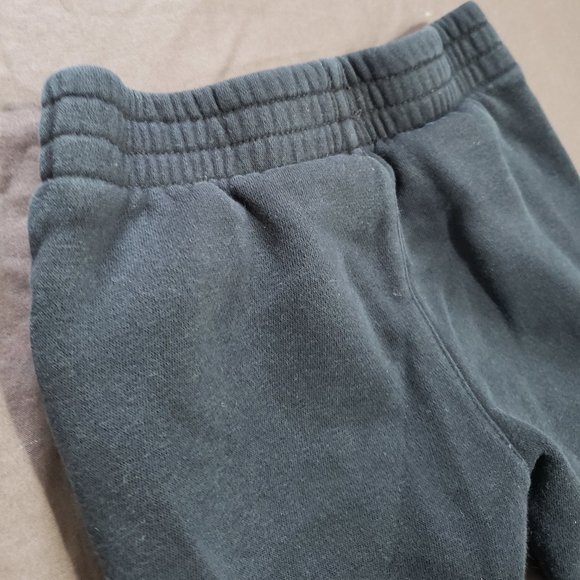 Puma Track Pants With Elastic Waistband Minimalistic Black Design Kids Size 3T - Picture 3 of 6